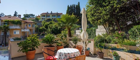 Apartment (One Bedroom Apartment with Balcony) | Balcony