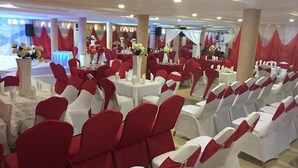 Indoor wedding - Diamond Hotel and Suites (Lagos)