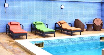 Sulerious Lakeside Hotel