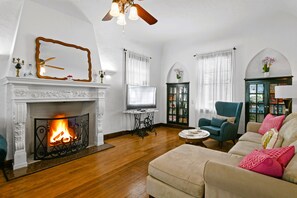 Smart TV, fireplace, offices