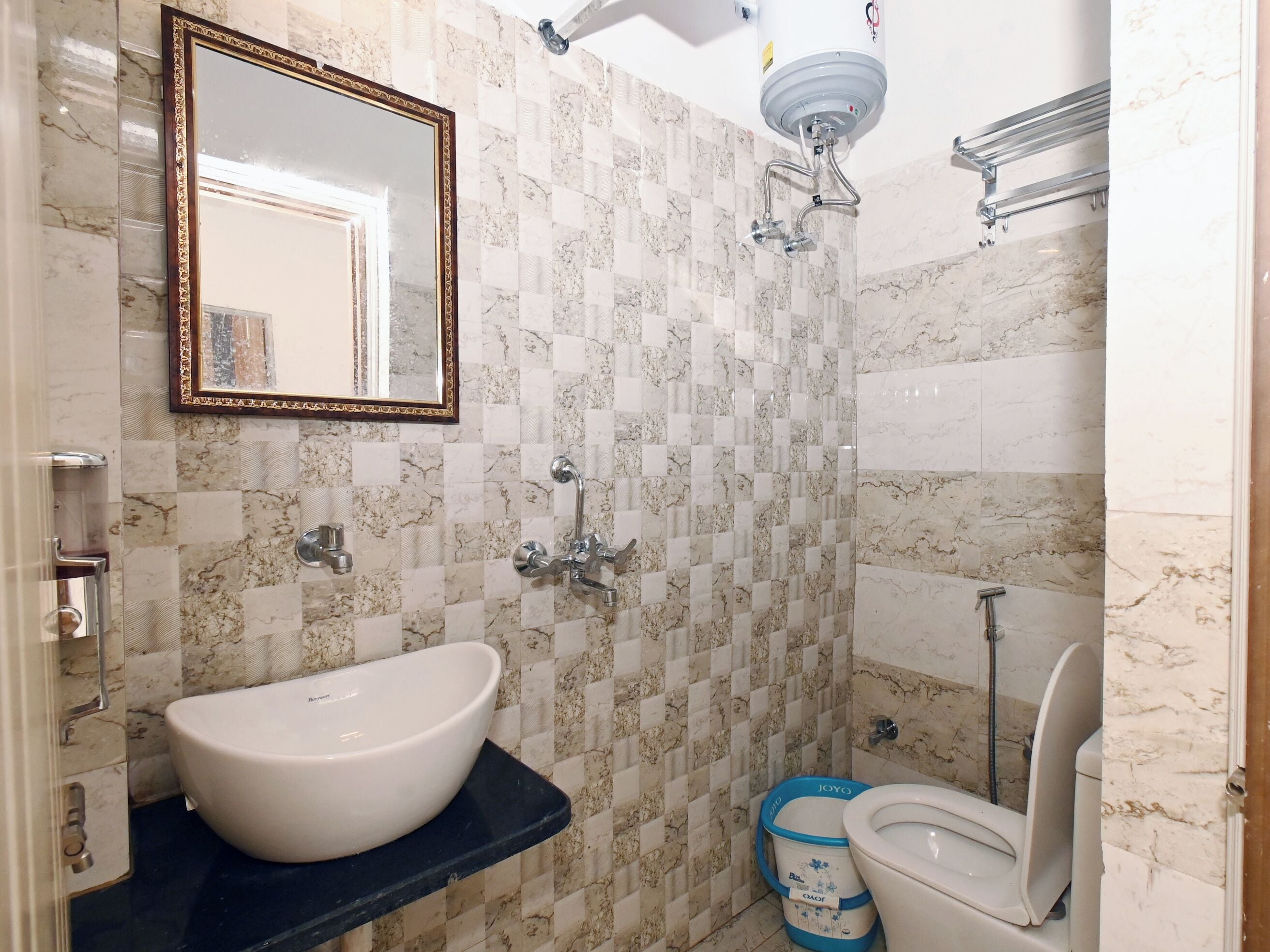 Familierom | Bad | Dusj, toalettartikler (inkludert), håndklær og såpe