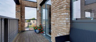 54 Woodpecker Way · Modern apartment near Addenbrookes | Free parking | Pass the Keys