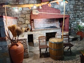 4 bedrooms, desk - Tsampika s Traditional Stone Cottage in Siana (Rhodes)