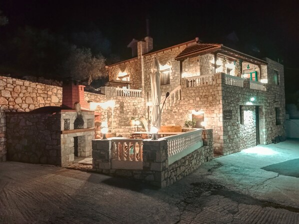 House | 4 bedrooms, desk - Tsampika s Traditional Stone Cottage in Siana (Rhodes)