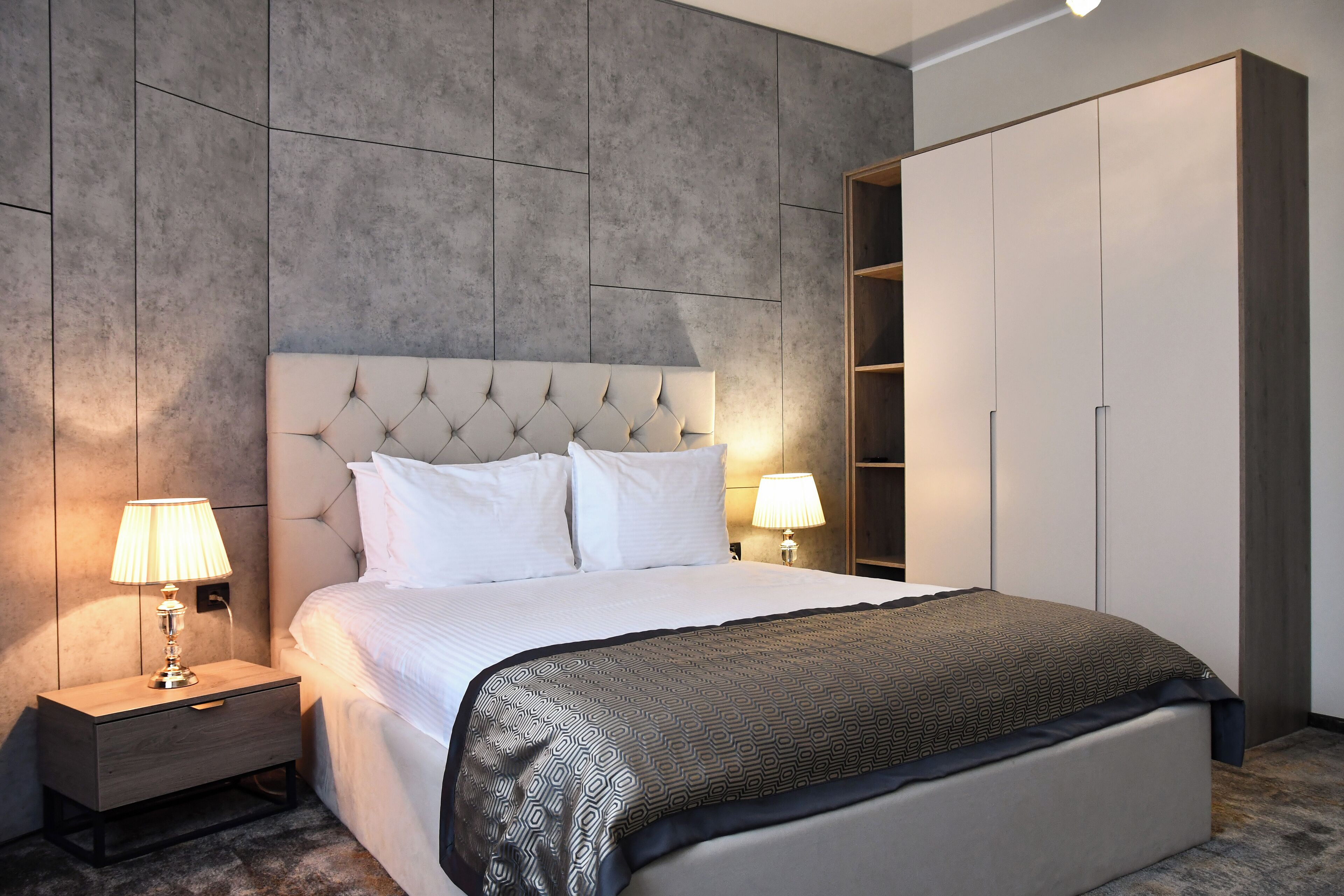 Appartement Luxe, balcon, vue mer | Rideaux occultants, chambres insonorisées, fer et planche à repasser