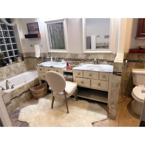 Shower, jetted bath, hair dryer