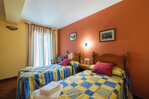 Desk, free WiFi - HOSTAL PAÑART (Bielsa)