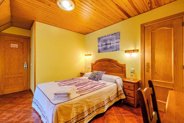 Standard-Doppelzimmer, Bergblick
