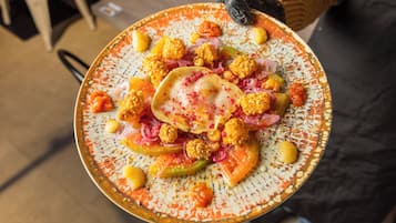Ze serveren er ontbijt, lunch, diner en brunch