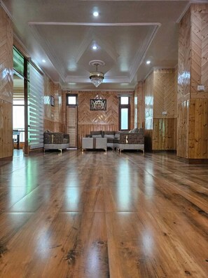 32-Zoll-Smart-TV mit Premium-TV-Sendern