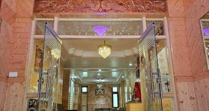 Hotel Sarahan Inn