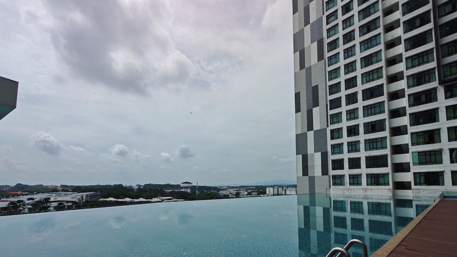 Kempas Dsummit Residences by Antlerzone