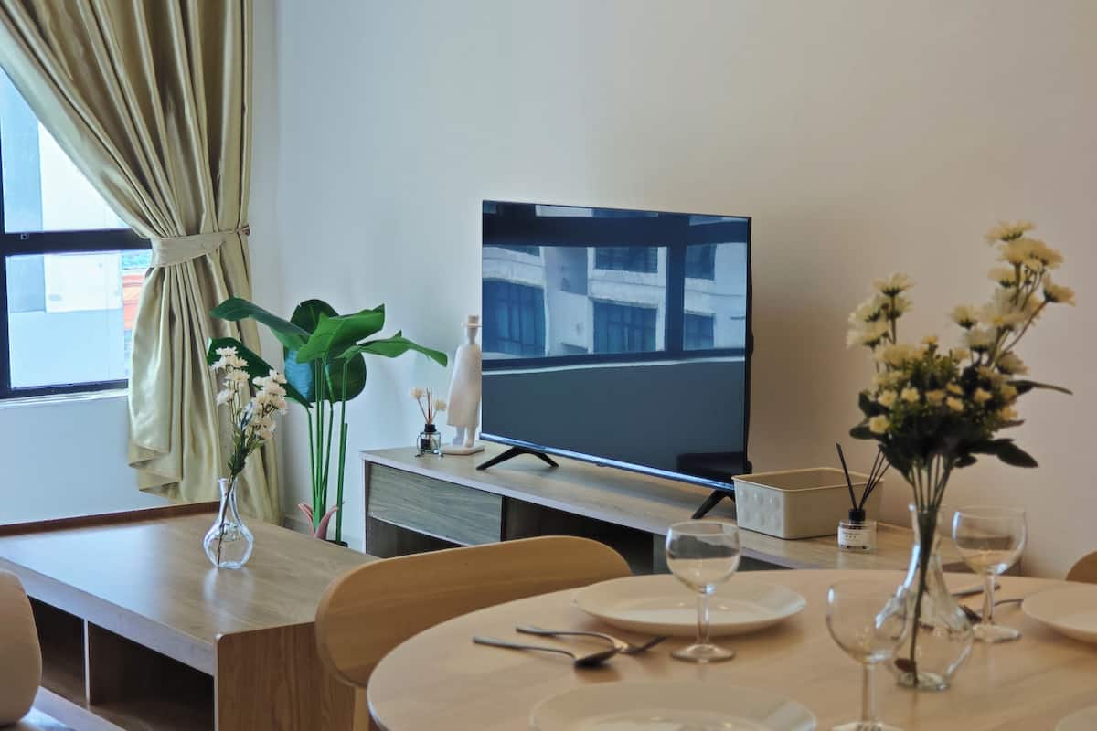 تناول الطعام داخل الغرفة