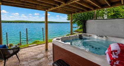 Cayuga Lakefront | Hot Tub | Fire Pit | Kayaks