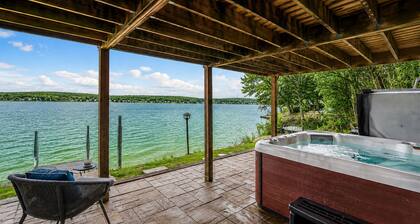 Cayuga Lakefront | Hot Tub | Fire Pit | Kayaks