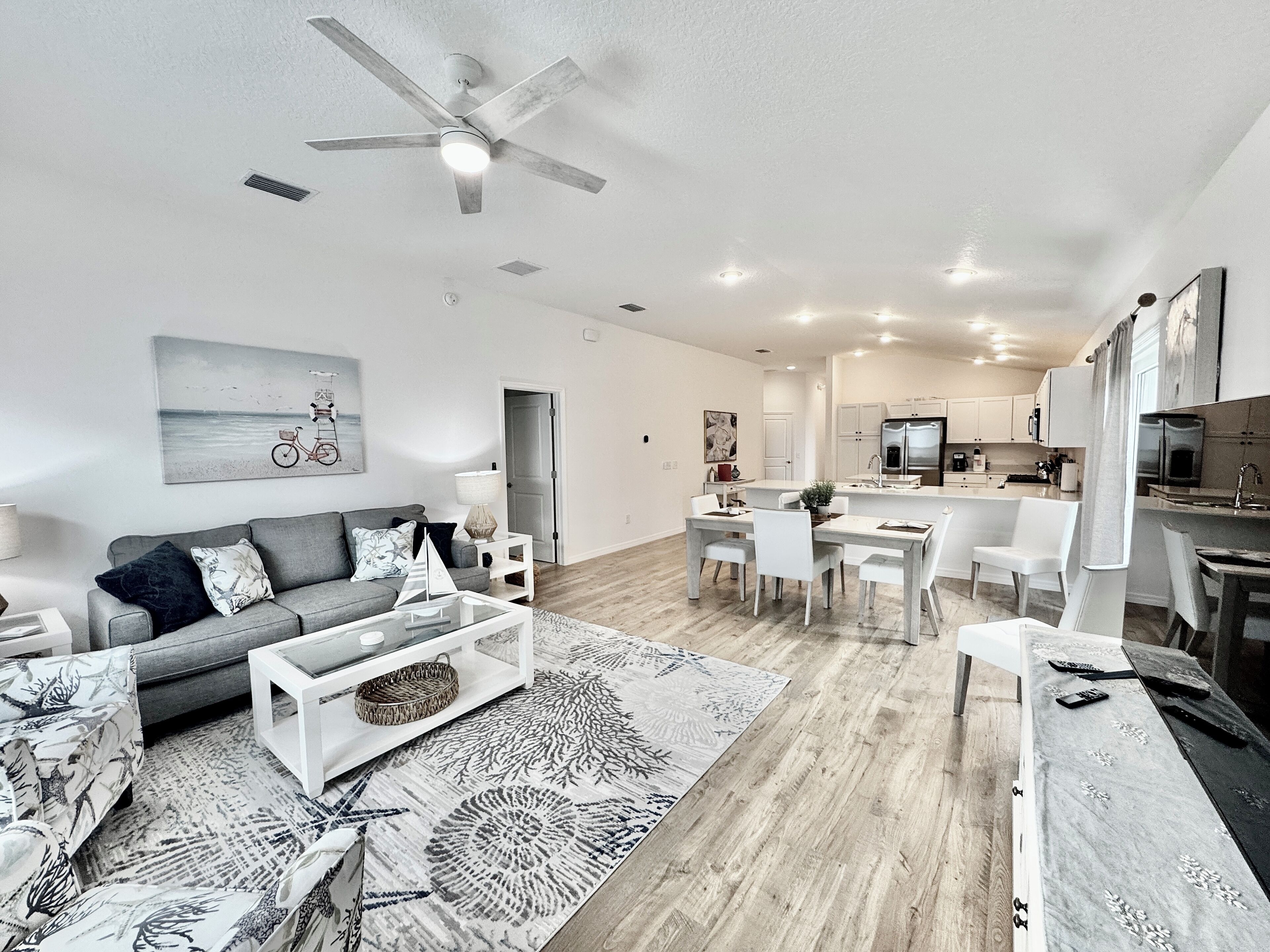 Een smart-tv en een dvd-speler