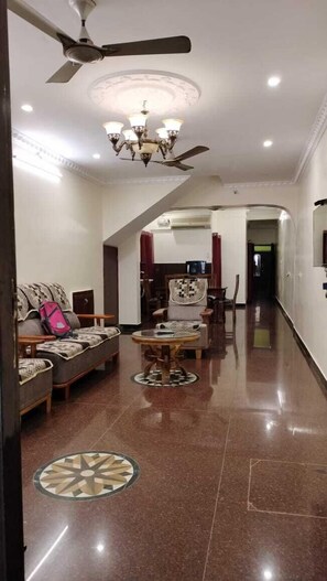 Interior - Gokulam Villa (Puducherry)