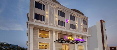 Fachada da propriedade