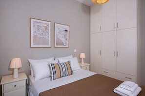 3 bedrooms, desk, iron/ironing board, travel cot - Villa Summer TIme - Sea View - Jacuzzi - Private pool (Vamos)