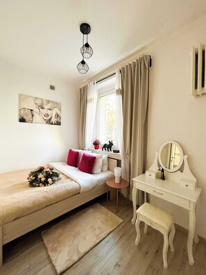 1 bedroom, iron/ironing board, WiFi, bed sheets