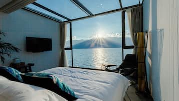 Superior Double Room, Private Bathroom, Lake View | Desk, laptop workspace, free WiFi