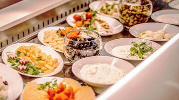 Daily buffet breakfast (ILS 100 per person)