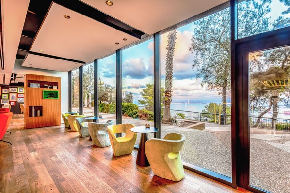 Sala de estar en el lobby