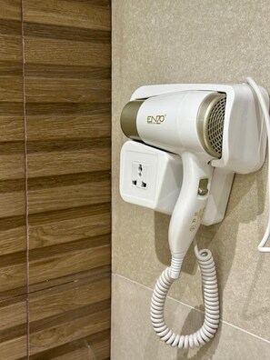 豪華公寓, 2 間臥室 | 浴室 | 淋浴設備、名牌盥洗用品、吹風機、浴袍