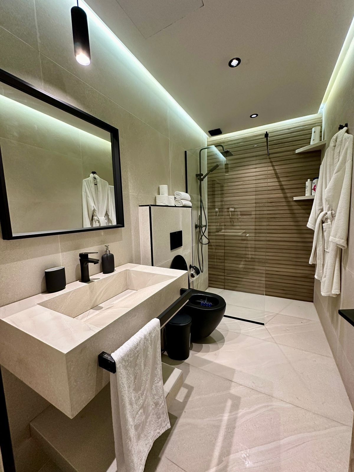 Deluxe Apartment, 2 Bedrooms | Premium bedding, down comforters, pillowtop beds, minibar