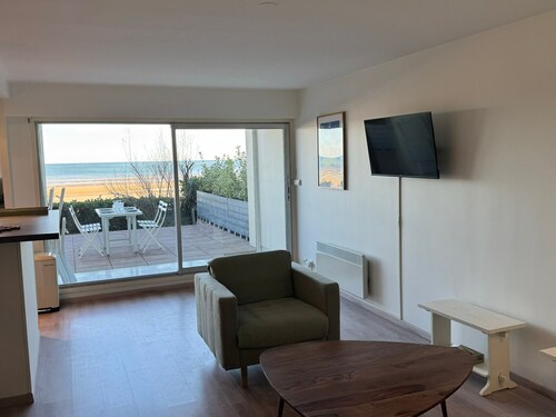 3-room apartment with direct beach access and WiFi