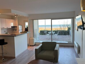 Interior - 3-room apartment with direct beach access and WiFi (Cabourg)