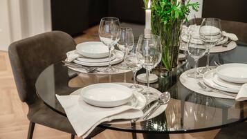 Apartment | 3 bedrooms, premium bedding, down duvets, iron/ironing board