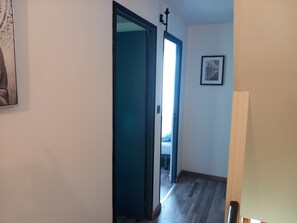 3 soverom, strykejern/-brett, reiseseng for barn og wi-fi