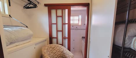 4 chambres, fer et planche à repasser, Wi-Fi, draps fournis