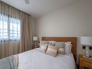 2 slaapkamers, een strijkplank/strijkijzer, reisbedje, wifi