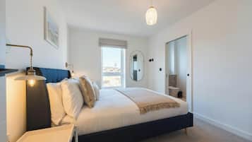 2 bedrooms, iron/ironing board, WiFi (free)