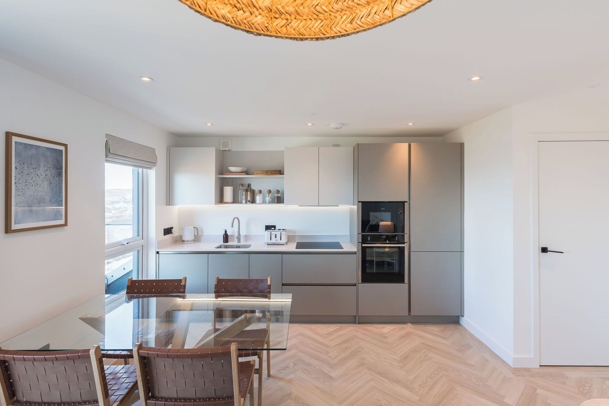 Réfrigérateur, micro-ondes, four, lave-vaisselle