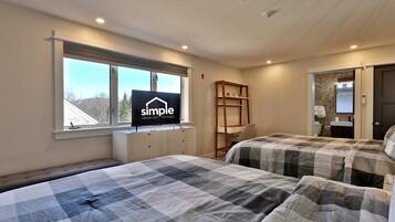 1 bedroom, desk, iron/ironing board, WiFi