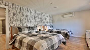 1 bedroom, desk, iron/ironing board, WiFi