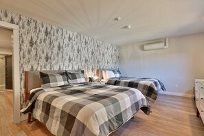 1 bedroom, desk, iron/ironing board, WiFi