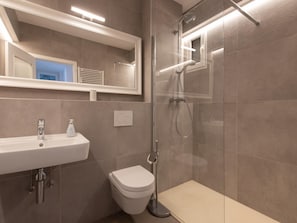Apartment | Bathroom