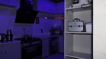 Refrigerador, microondas, horno, placa de cocina