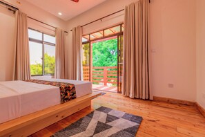 4 bedrooms, desk, iron/ironing board, free WiFi