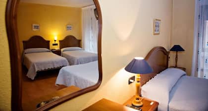 Hostal Guzman El Bueno by gaiarooms