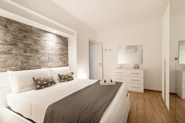 Apartment | 1 bedroom, premium bedding, down comforters, iron/ironing board - Love Corner (Carate Urio)