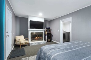 4 slaapkamers, een strijkplank/strijkijzer, reisbedje, wifi