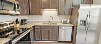 Biltmore Luxur 1513 #2 Townhomes l 2Bd 2 Bth
