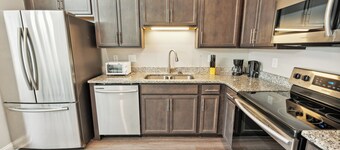 Biltmore Luxury 1513 #3 Townhomes l 2Bd 2 Bth