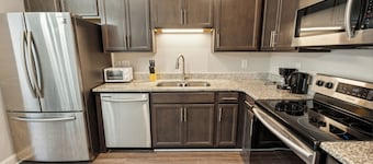 Biltmore Luxury 1513 #5 Townhomes l 2Bd 2 Bth