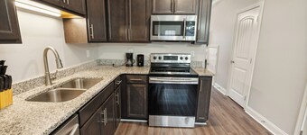 Biltmore Luxury 1513 #5 Townhomes l 2Bd 2 Bth